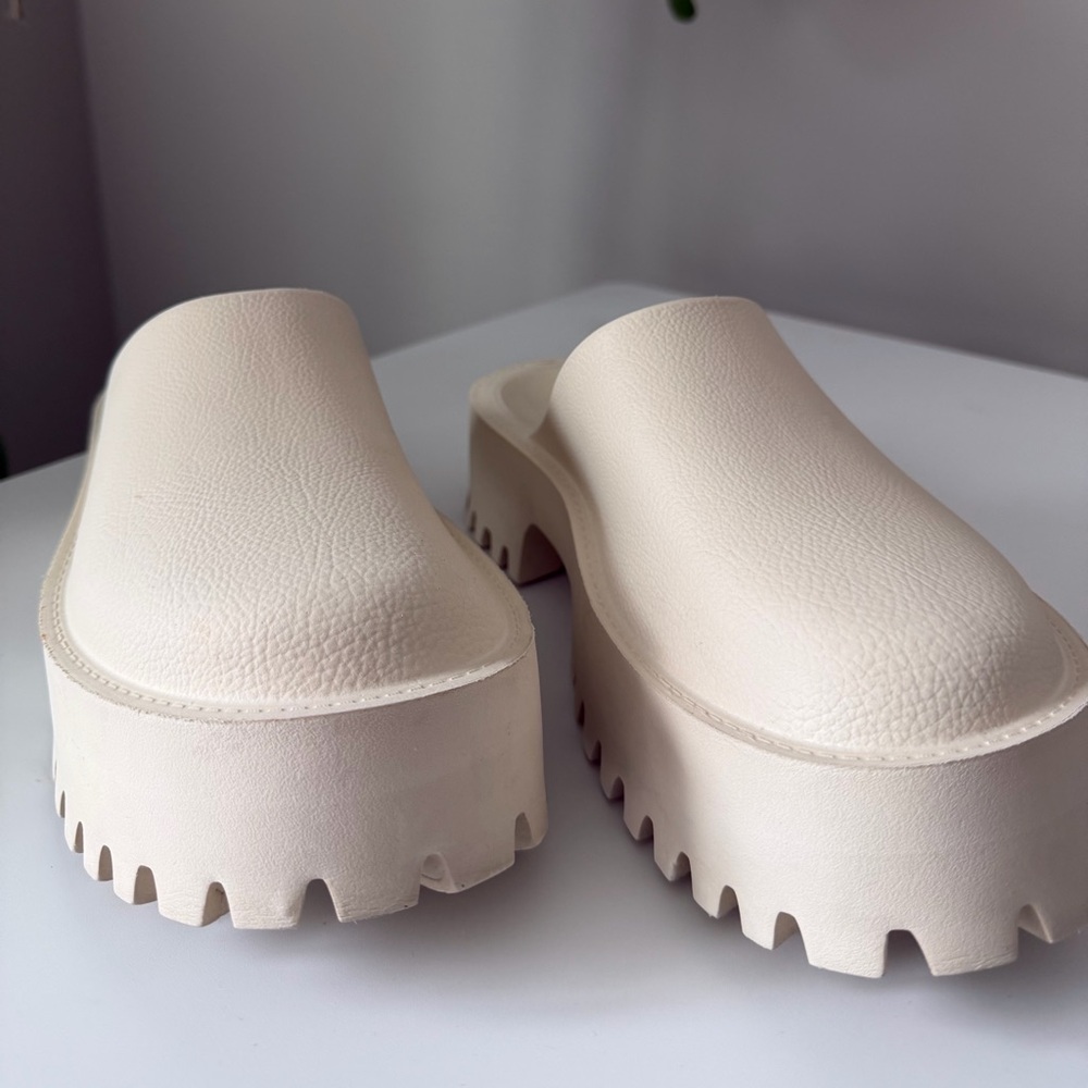 Jeffrey Campbell Bae Clog Platform Mule in Sea Salt